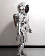 Premium Mirror Spaceman Suit: Full-Body Reflective 3D Mosaic Astronaut Costume for EDM Festivals, Luxury Nightclub Gogo & Futuristic Stage Performances